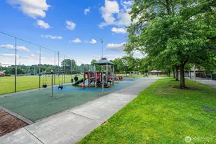 827 N 1st St, Renton, WA 98057 - Photo 26