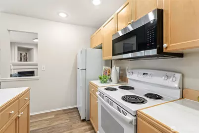 25235 SE Klahanie Boulevard #E305, Sammamish, WA 98029 - Photo 10
