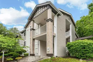 25235 SE Klahanie Blvd, Sammamish, WA 98029 - Photo 2