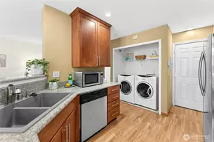 10030 Holly Dr, Everett, WA 98204 - Photo 10