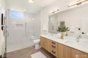 4418 1st Ave NE, Seattle, WA 98105 - Photo 8