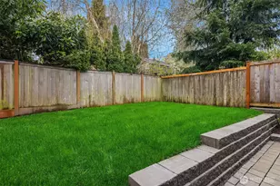 537 N 70th St, Seattle, WA 98103 - Photo 4