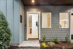 537 N 70th St, Seattle, WA 98103 - Photo 2