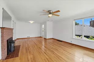 3733 SW Webster St, Seattle, WA 98126 - Photo 2
