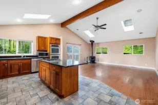 871 NE Larson Blvd, Belfair, WA 98528 - Photo 2
