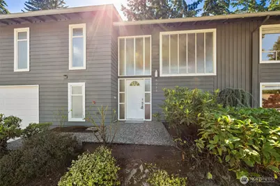 6215 122nd Avenue SE, Bellevue, WA 98006 - Photo 2