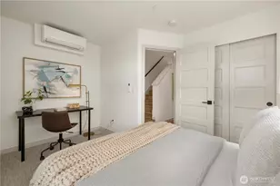 7013 9th Ave NE, Seattle, WA 98115 - Photo 16