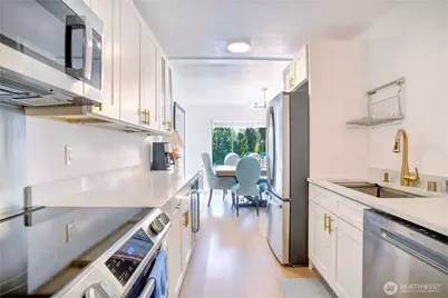 4545 Sand Point Way NE #302, Seattle, WA 98105 - Photo 4