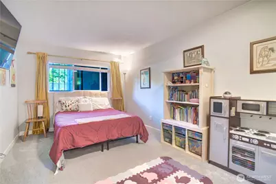 4545 Sand Point Way NE #302, Seattle, WA 98105 - Photo 12