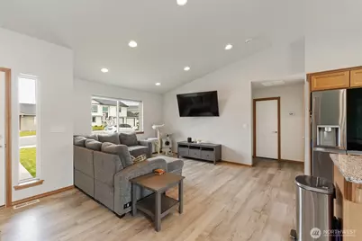 2468 3rd Street SE, East Wenatchee, WA 98802 - Photo 8