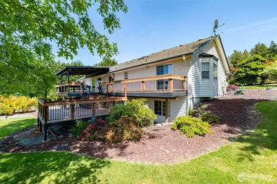 22736 Buchanan Street, Mount Vernon, WA 98273 - Photo 2