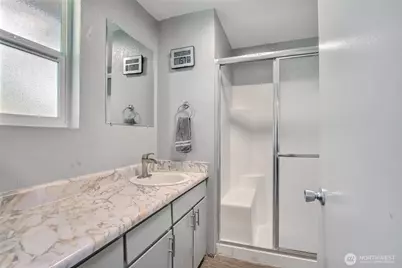 707 Alvord Avenue N, Kent, WA 98031 - Photo 16