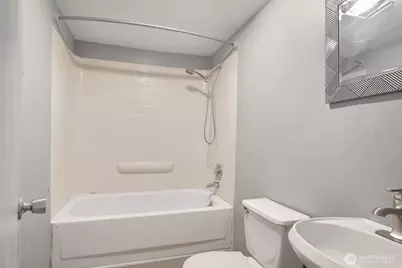 707 Alvord Avenue N, Kent, WA 98031 - Photo 20