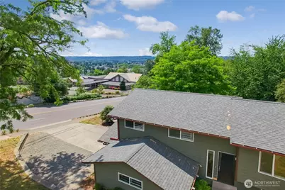 707 Alvord Avenue N, Kent, WA 98031 - Photo 2