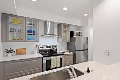 1926 Fairview Avenue E #307, Seattle, WA 98102 - Photo 14