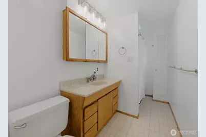 24303 59th Avenue W, Mountlake Terrace, WA 98043 - Photo 18