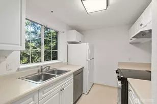 23339 Cedar Way, Mountlake Terrace, WA 98043 - Photo 10