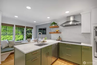 3657 W Viewmont Way W, Seattle, WA 98199 - Photo 16