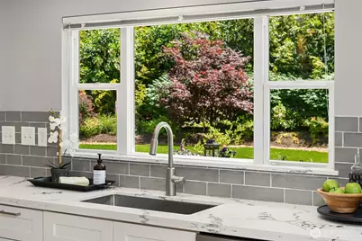 11323 E Riverside Drive, Bothell, WA 98011 - Photo 18