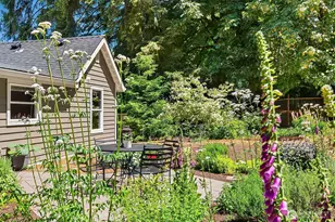 11323 E Riverside Dr, Bothell, WA 98011 - Photo 26