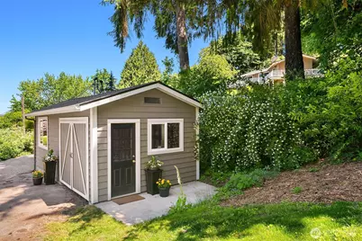 11323 E Riverside Drive, Bothell, WA 98011 - Photo 36