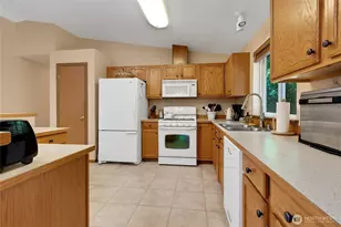 19829 147th Ave SE, Yelm, WA 98597 - Photo 8