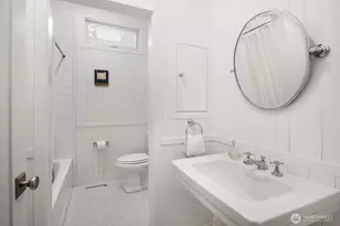 7260 W Mercer Way, Mercer Island, WA 98040 - Photo 18