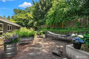 7260 W Mercer Way, Mercer Island, WA 98040 - Photo 32