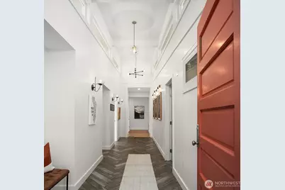 7260 W Mercer Way, Mercer Island, WA 98040 - Photo 2
