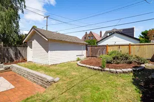 7754 Jones Ave NW, Seattle, WA 98117 - Photo 32