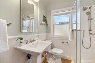 7754 Jones Ave NW, Seattle, WA 98117 - Photo 18