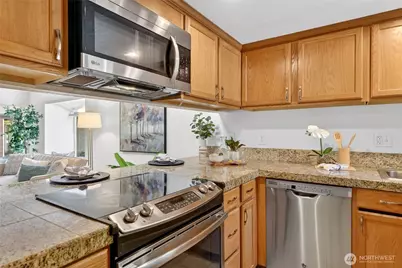 7370 West Lake Sammamish Parkway #2-106, Redmond, WA 98052 - Photo 6