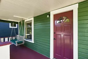 2811 SW Dakota St, Seattle, WA 98126 - Photo 2