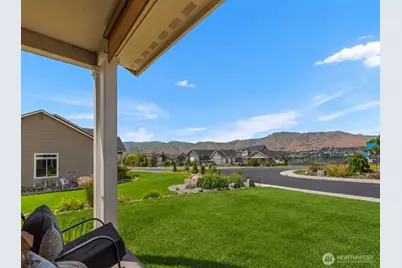 3113 NW Delcon Court, East Wenatchee, WA 98802 - Photo 2