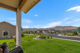 3113 NW Delcon Ct, East Wenatchee, WA 98802 - Photo 2