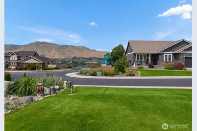 3113 NW Delcon Court, East Wenatchee, WA 98802 - Photo 4