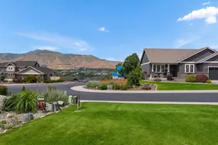 3113 NW Delcon Ct, East Wenatchee, WA 98802 - Photo 4