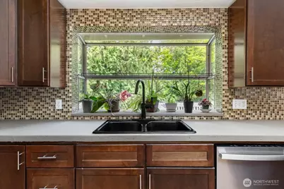2415 E Cedar Hills Drive, Mount Vernon, WA 98274 - Photo 14
