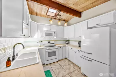 8989 NE Nevada Street, Bremerton, WA 98311 - Photo 14