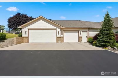 332 Marisa Hill Drive, Selah, WA 98942 - Photo 2