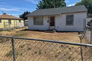 30 NE H St, Ephrata, WA 98823 - Photo 1