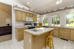 91 E Lake Forest Dr, Allyn, WA 98524 - Photo 4