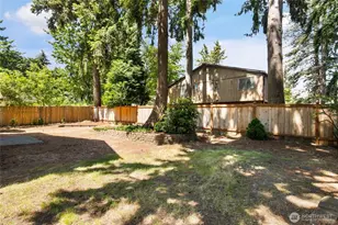 21136 NE 16th St, Sammamish, WA 98074 - Photo 24