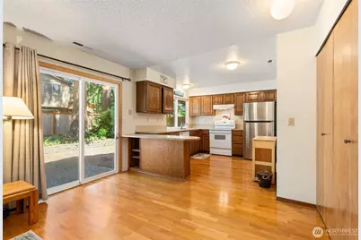 21136 NE 16th Street, Sammamish, WA 98074 - Photo 8