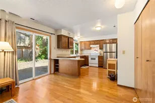21136 NE 16th St, Sammamish, WA 98074 - Photo 8