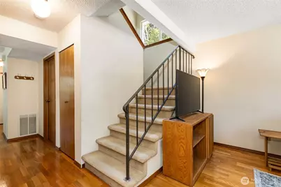 21136 NE 16th Street, Sammamish, WA 98074 - Photo 12