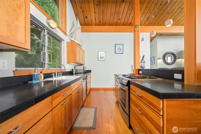295 Raccoon Point Road, Orcas Island, WA 98245 - Photo 12