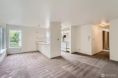 8848 Stone Avenue N, Seattle, WA 98103 - Photo 14