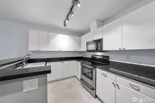 1323 Boren Ave, Seattle, WA 98101 - Photo 10