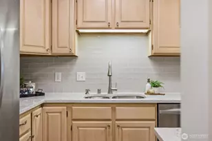 705 N State St, Bellingham, WA 98225 - Photo 14